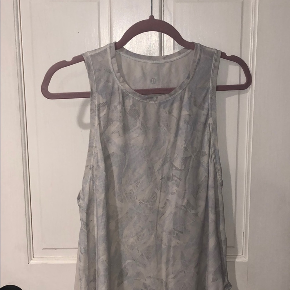 lululemon tank top size 4 patterned